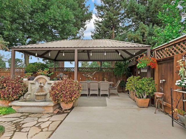 1749 Carignane Way, Escalon, CA 95320