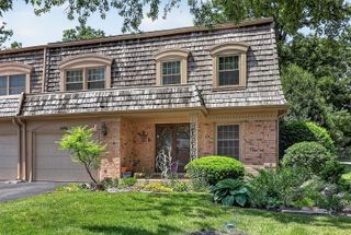 2S742 AVENUE ORLEANS, Oak Brook, IL 60523