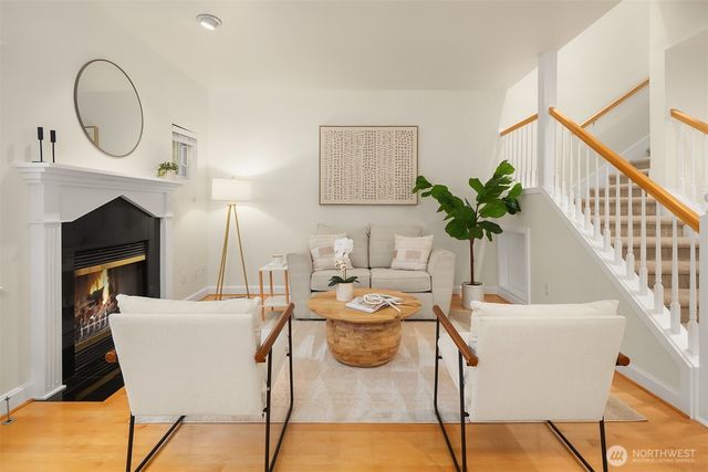 10007 NE 37th Court, Kirkland, WA 98033