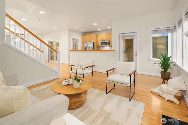 10007 NE 37th Court, Kirkland, WA 98033