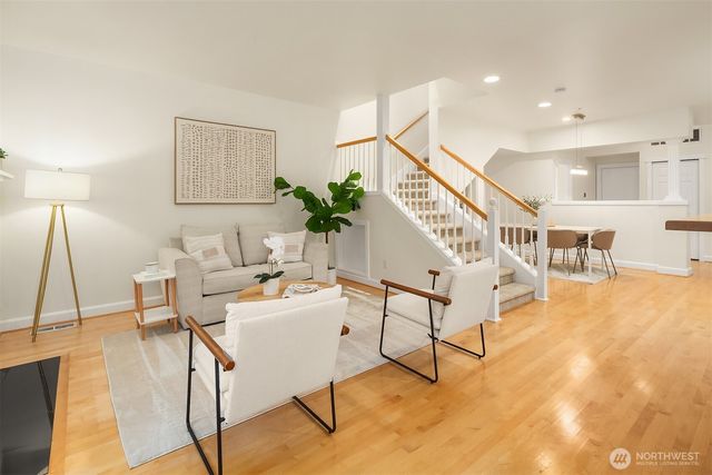 10007 NE 37th Court, Kirkland, WA 98033