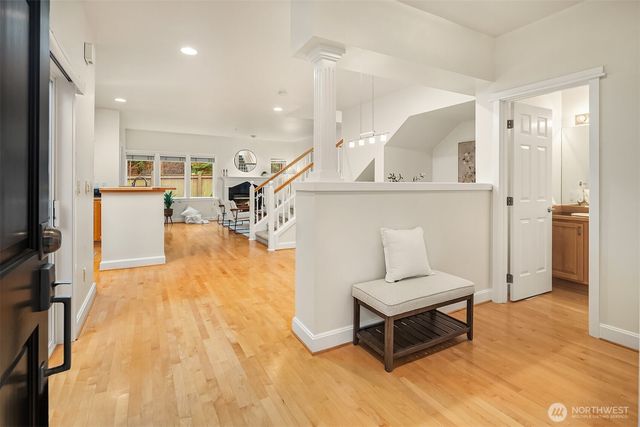 10007 NE 37th Court, Kirkland, WA 98033