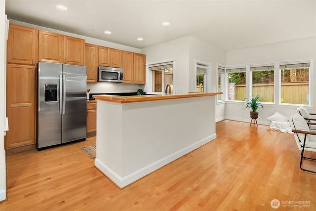 10007 NE 37th Court, Kirkland, WA 98033