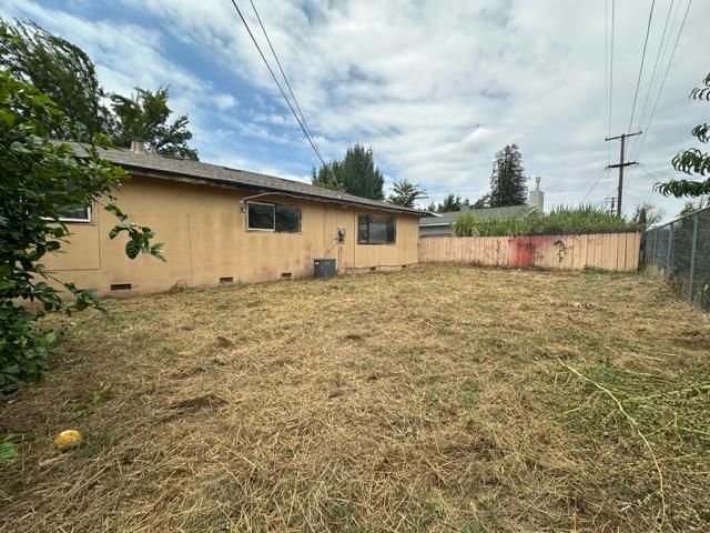400 Longfellow Ave, Modesto, CA 95351