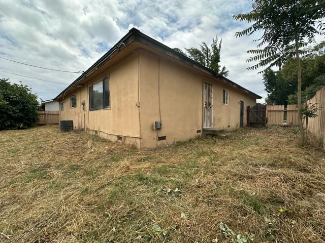 400 Longfellow Ave, Modesto, CA 95351