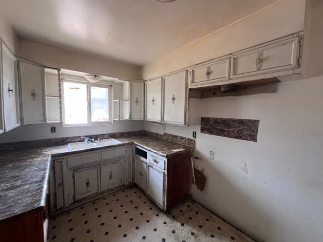 400 Longfellow Ave, Modesto, CA 95351