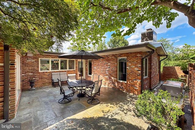 1753 ARMY NAVY DR, Arlington, VA 22202