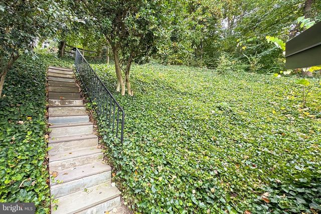 1753 ARMY NAVY DR, Arlington, VA 22202