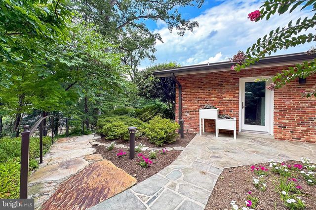 1753 ARMY NAVY DR, Arlington, VA 22202