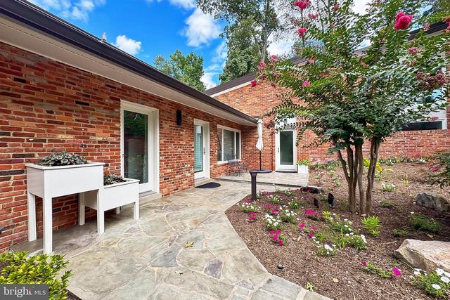 1753 ARMY NAVY DR, Arlington, VA 22202