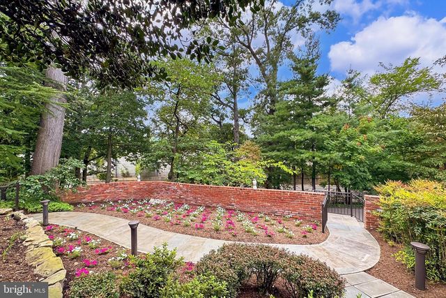 1753 ARMY NAVY DR, Arlington, VA 22202