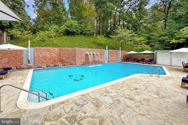 1753 ARMY NAVY DR, Arlington, VA 22202