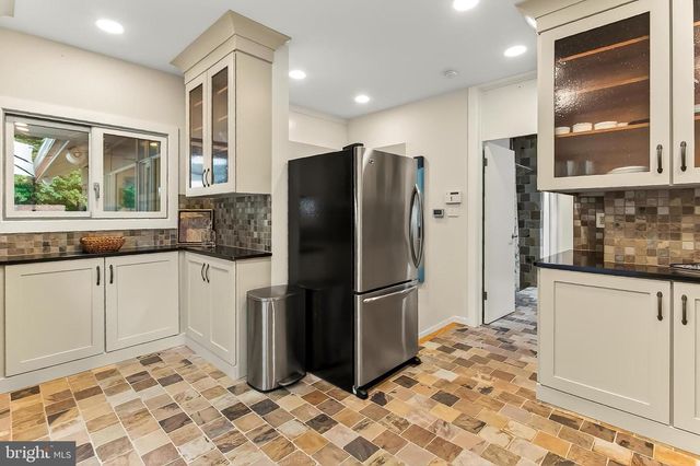 1753 ARMY NAVY DR, Arlington, VA 22202