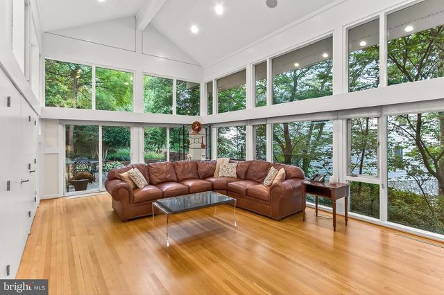 1753 ARMY NAVY DR, Arlington, VA 22202
