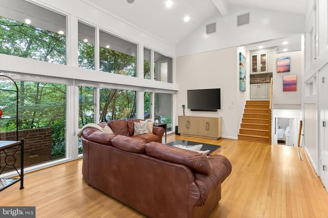 1753 ARMY NAVY DR, Arlington, VA 22202