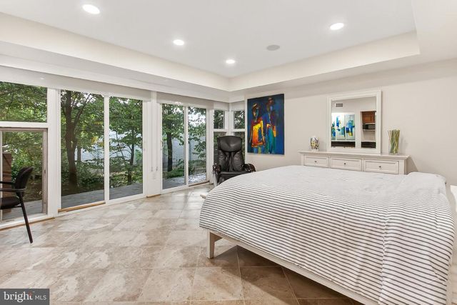 1753 ARMY NAVY DR, Arlington, VA 22202