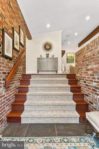 1753 ARMY NAVY DR, Arlington, VA 22202