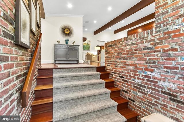 1753 ARMY NAVY DR, Arlington, VA 22202