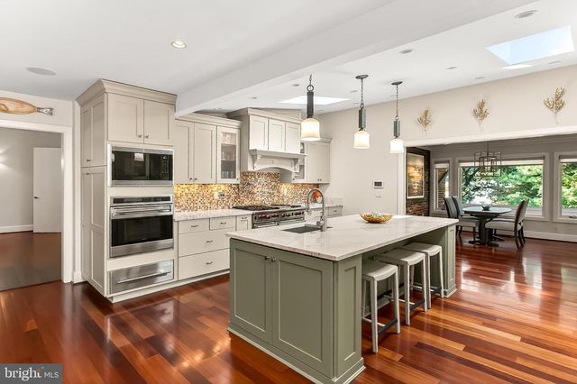 1753 ARMY NAVY DR, Arlington, VA 22202