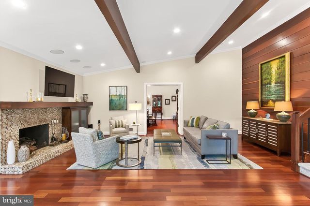1753 ARMY NAVY DR, Arlington, VA 22202