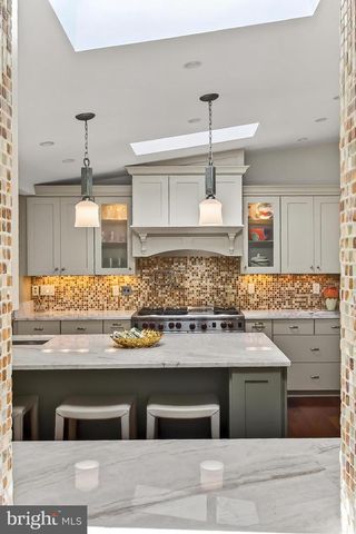 1753 ARMY NAVY DR, Arlington, VA 22202