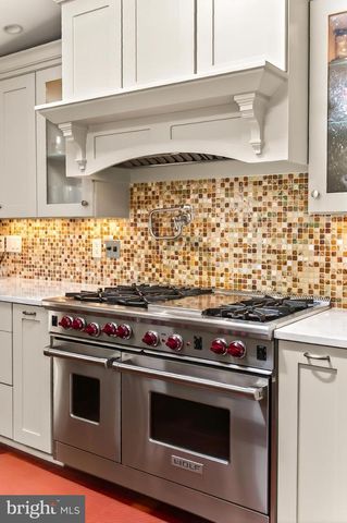 1753 ARMY NAVY DR, Arlington, VA 22202