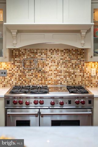 1753 ARMY NAVY DR, Arlington, VA 22202