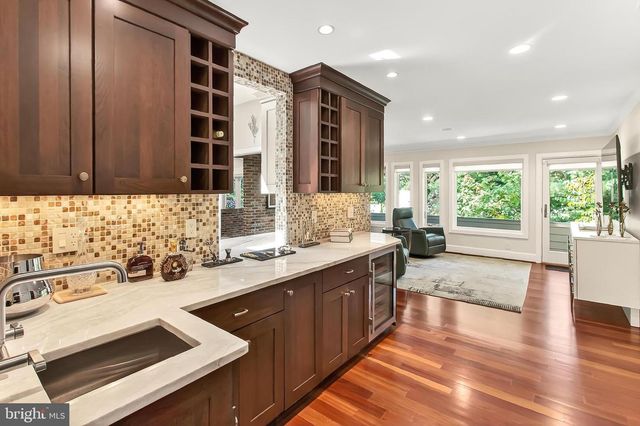 1753 ARMY NAVY DR, Arlington, VA 22202