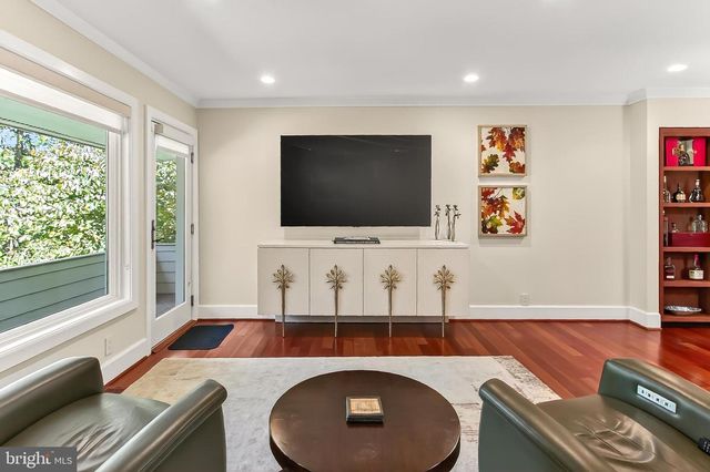 1753 ARMY NAVY DR, Arlington, VA 22202