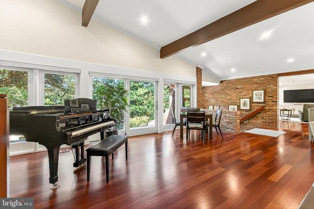 1753 ARMY NAVY DR, Arlington, VA 22202
