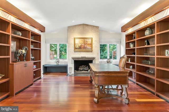1753 ARMY NAVY DR, Arlington, VA 22202