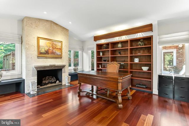 1753 ARMY NAVY DR, Arlington, VA 22202