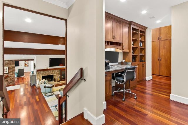 1753 ARMY NAVY DR, Arlington, VA 22202