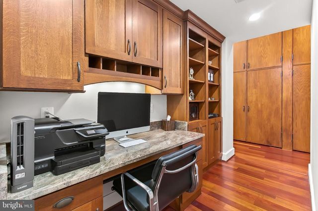 1753 ARMY NAVY DR, Arlington, VA 22202