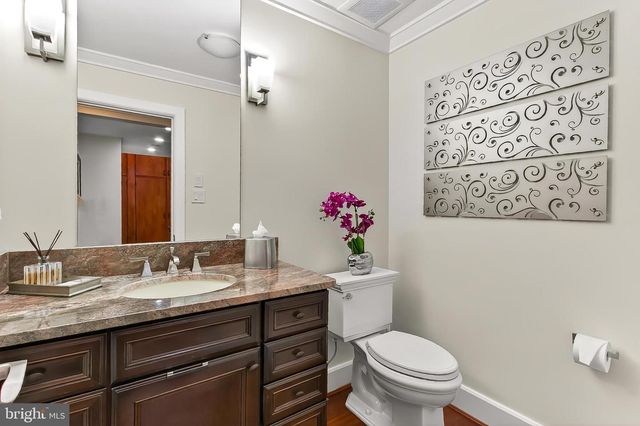 1753 ARMY NAVY DR, Arlington, VA 22202