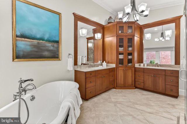 1753 ARMY NAVY DR, Arlington, VA 22202