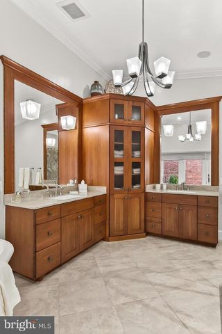 1753 ARMY NAVY DR, Arlington, VA 22202