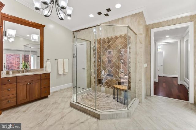 1753 ARMY NAVY DR, Arlington, VA 22202