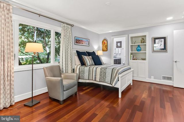 1753 ARMY NAVY DR, Arlington, VA 22202