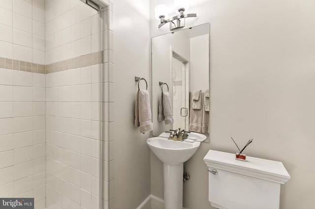 1753 ARMY NAVY DR, Arlington, VA 22202