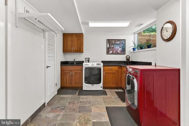 1753 ARMY NAVY DR, Arlington, VA 22202