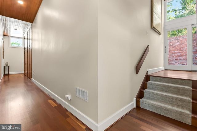 1753 ARMY NAVY DR, Arlington, VA 22202