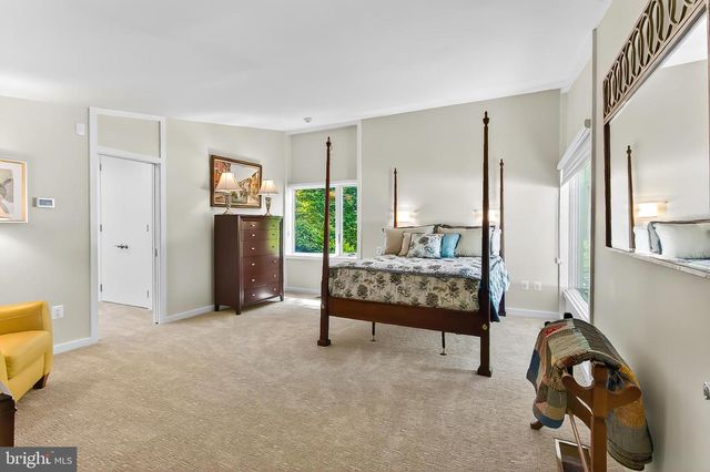 1753 ARMY NAVY DR, Arlington, VA 22202