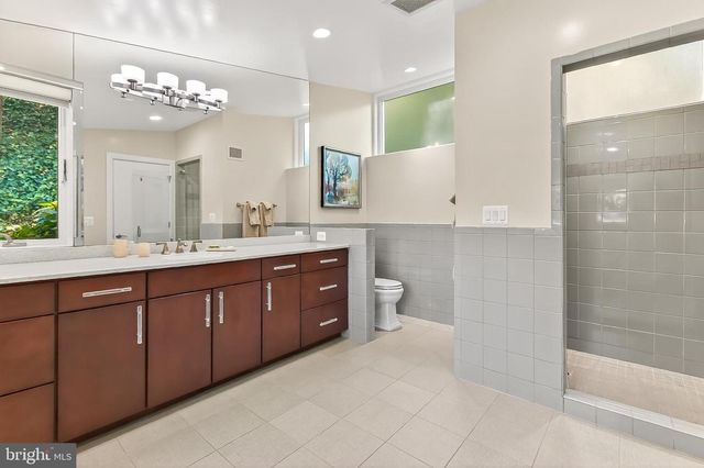1753 ARMY NAVY DR, Arlington, VA 22202