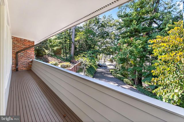 1753 ARMY NAVY DR, Arlington, VA 22202