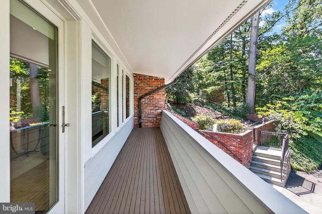 1753 ARMY NAVY DR, Arlington, VA 22202
