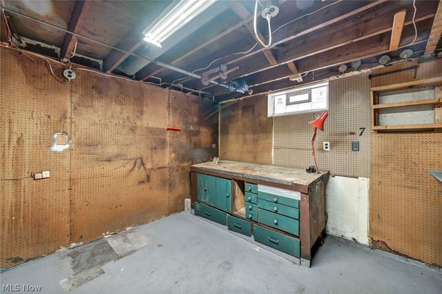 7 Smith Court, Elyria, OH 44035