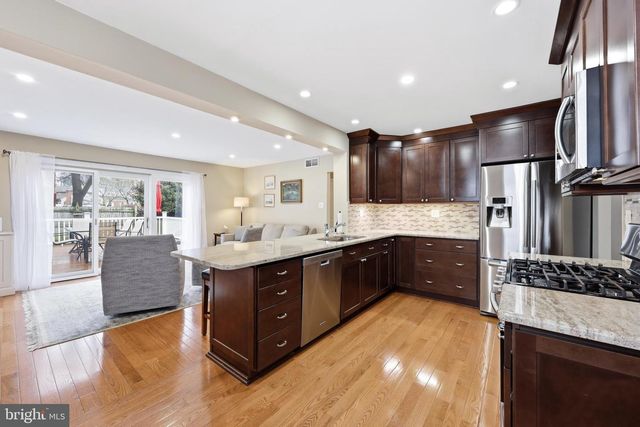 1023 RED OAK DR, Cherry Hill, NJ 08003