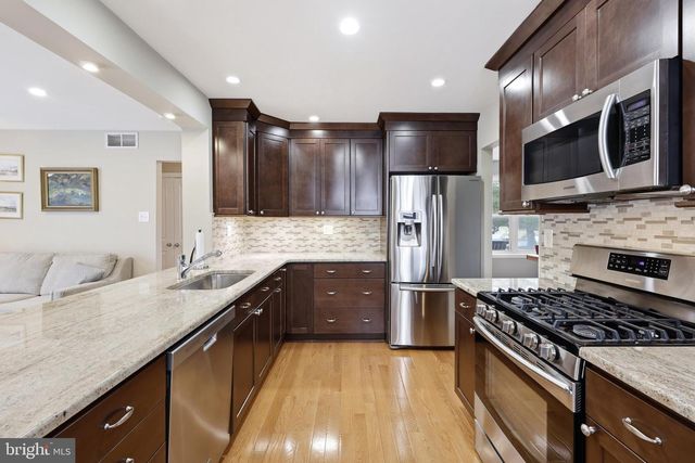 1023 RED OAK DR, Cherry Hill, NJ 08003