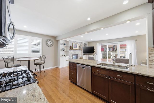 1023 RED OAK DR, Cherry Hill, NJ 08003